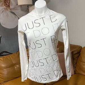 Nike Pro Combat Dri fit Women's White Long Sleeve Tee size M great Condition